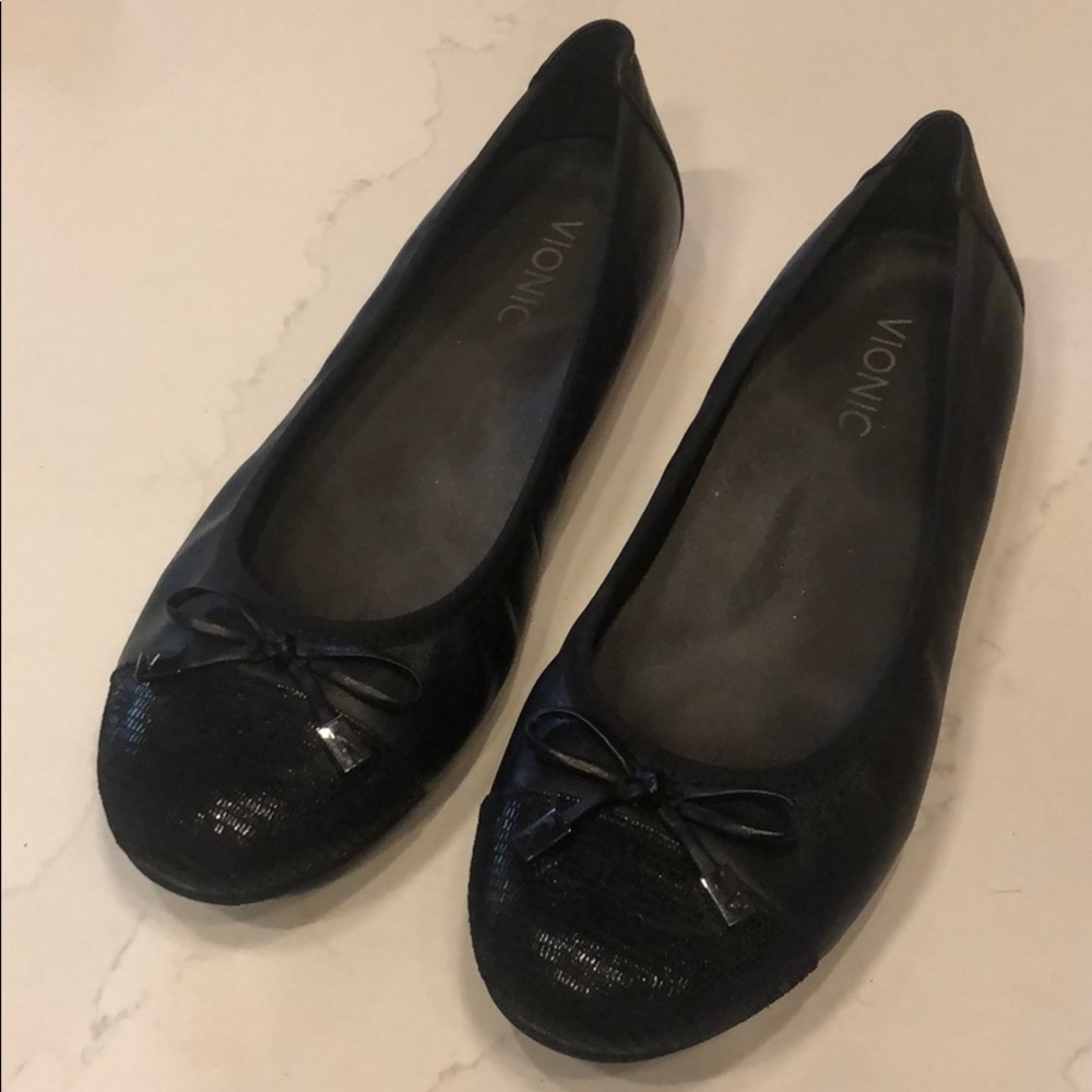 Vionic Flats